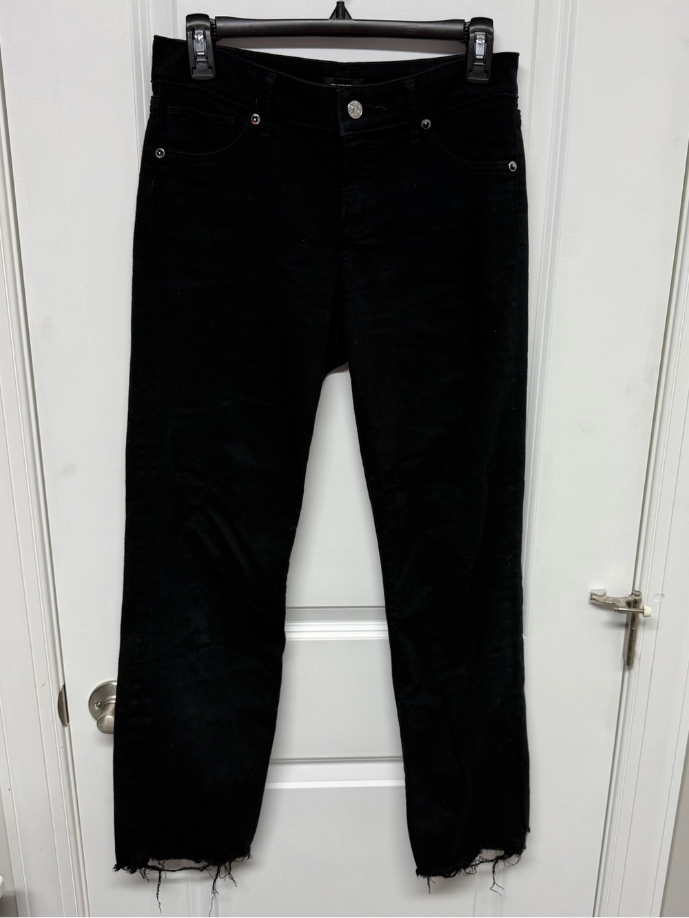 Express Modern Straight Low-Rise Black Jeans